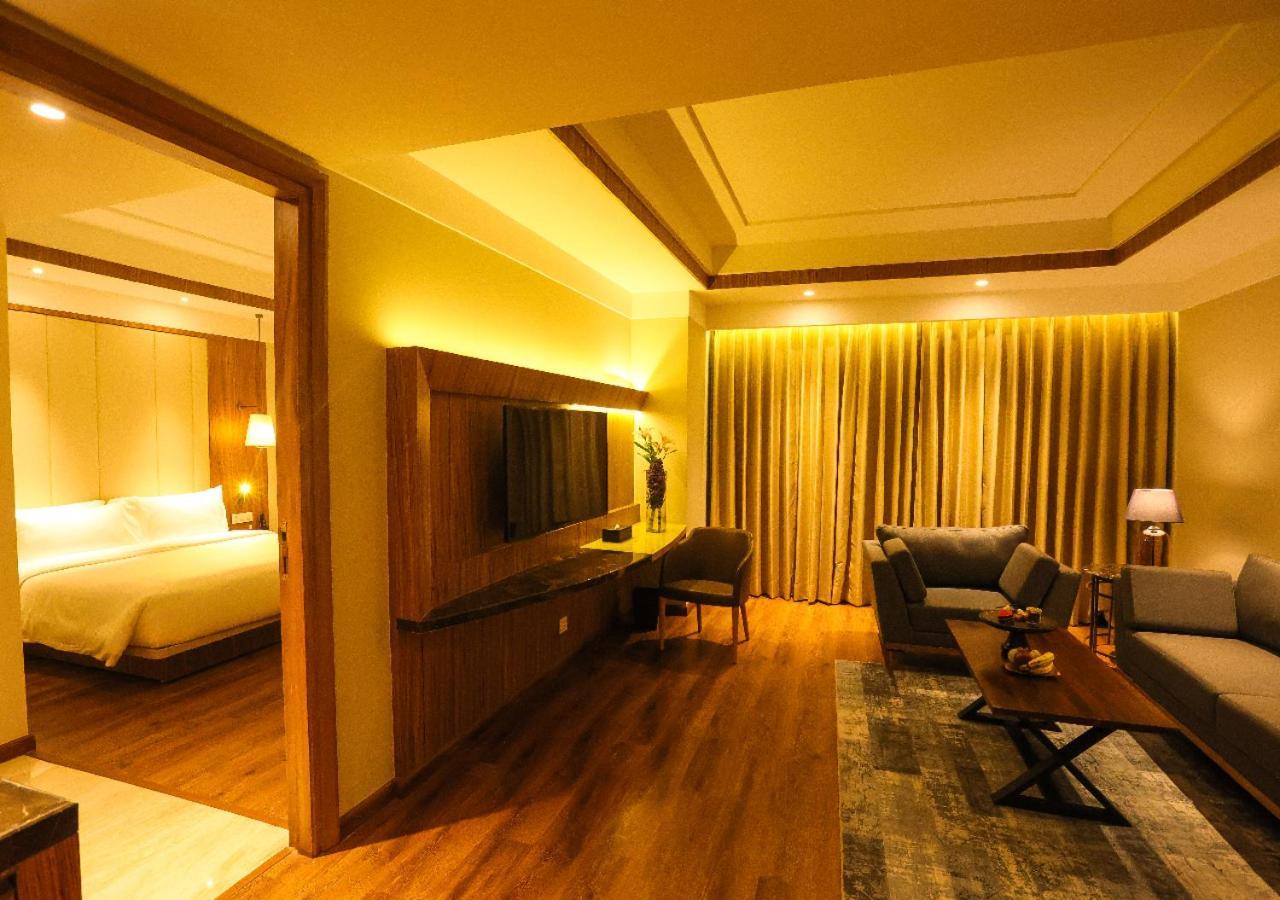 Hotel Radisson Bhopal Exterior foto